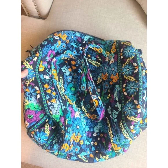 Vera Bradley large duffel - Picture 4 of 8